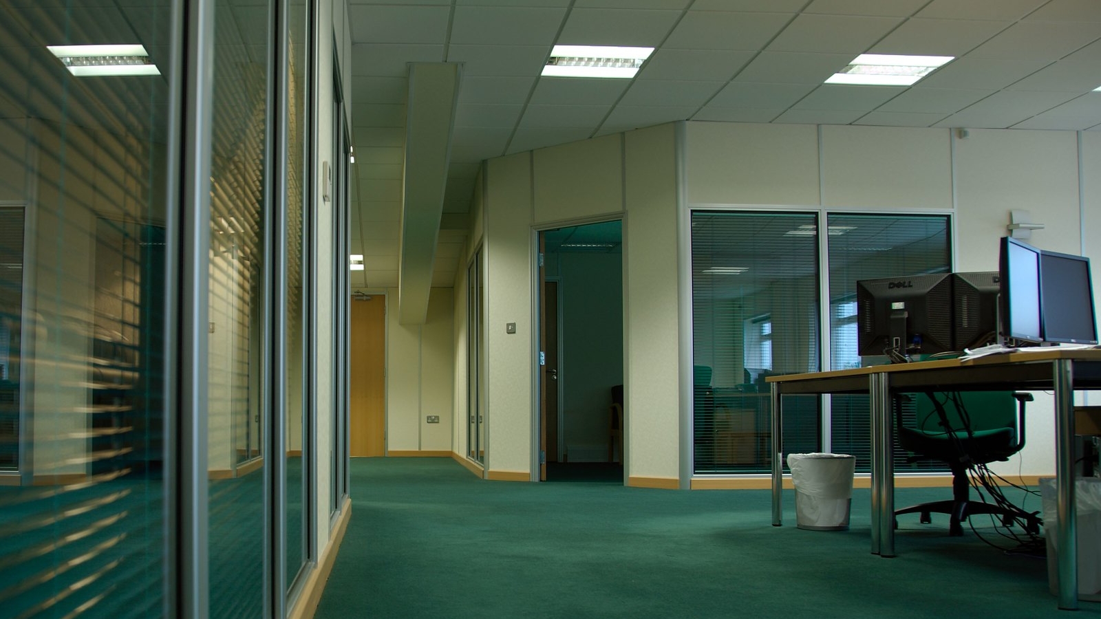 office and business premises cleaning